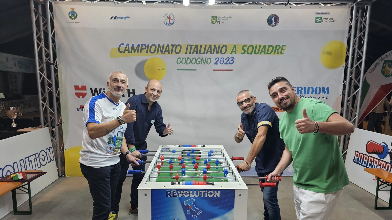 Il sindaco di Codogno Francesco Passerini con gli sfidanti 
