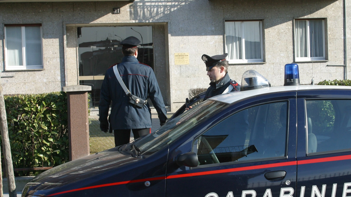 I carabinieri stanno ascoltando i residenti del rione