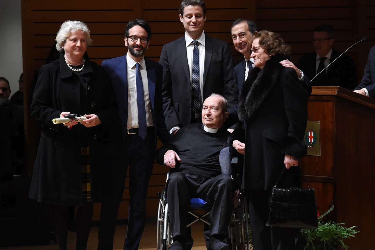 Don Aldo Geranzani premiato dal sindaco Sala