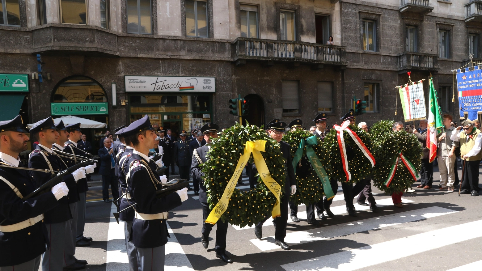 Palazzo Cernezzi e Questura domani ricorderanno il sacrificio del poliziotto in viale Lecco