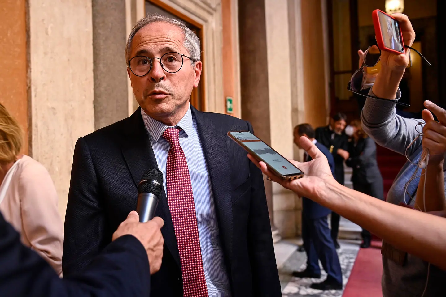 Covid, Crisanti al ministro Schillaci: "I medici no-vax? Pessimo acquisto per la sanità"