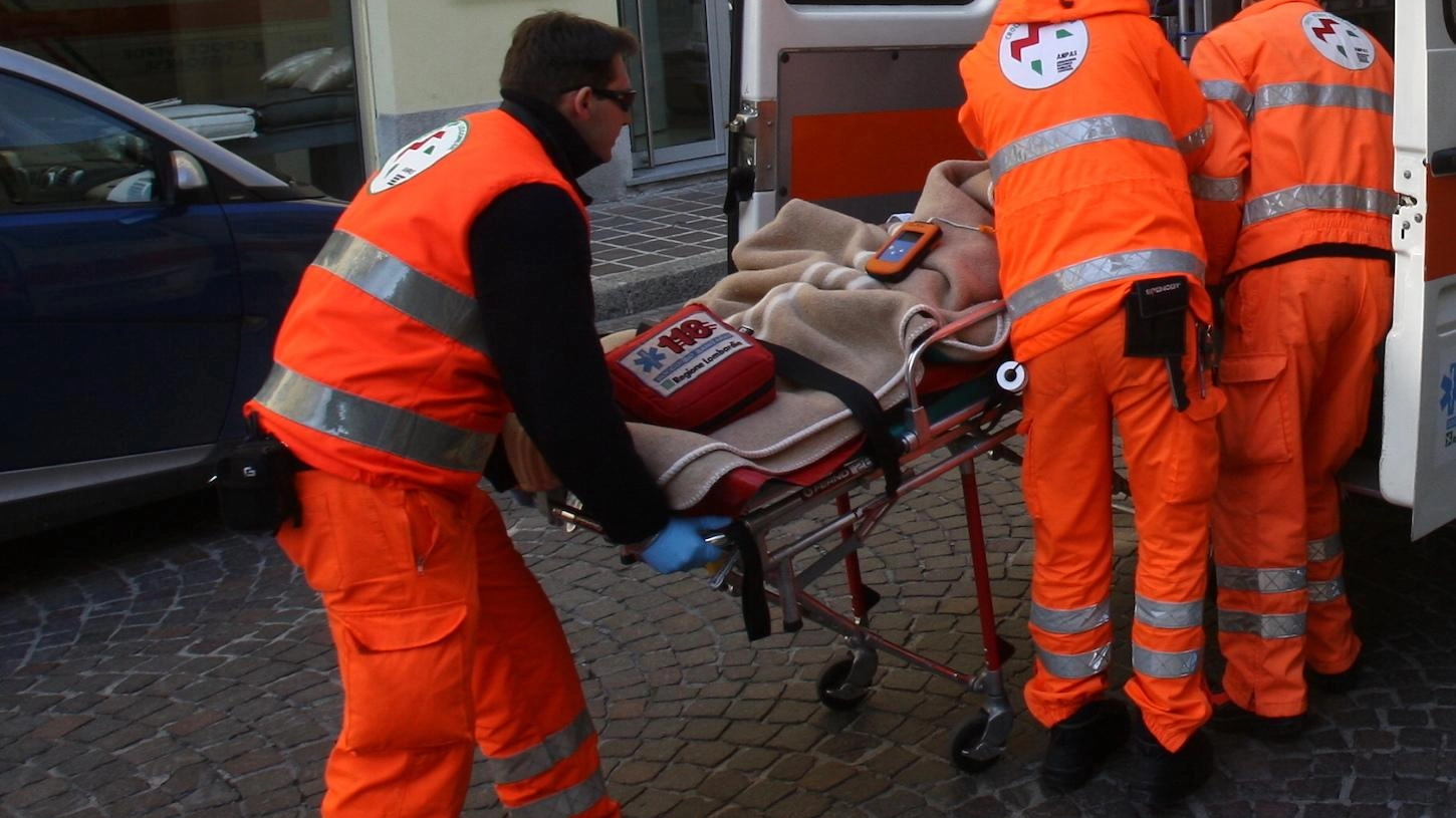 Ancora donne aggredite per strada Prese a pugni da uno squilibrato due sorelle finiscono all’ospedale Ancora donne aggredite per strada Prese a pugni da uno squilibrato due sorelle finiscono all’ospedale