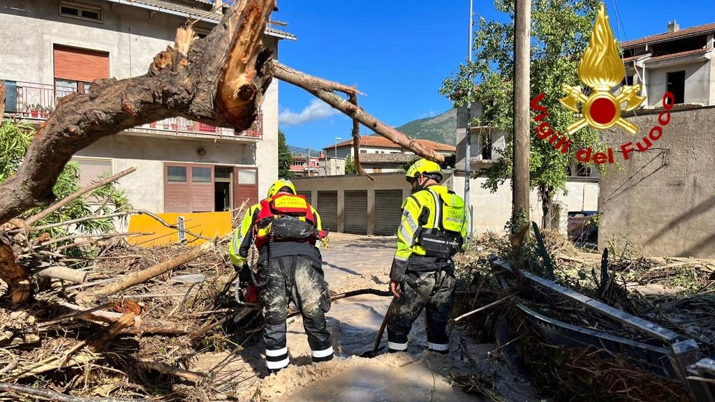 Vigili del fuoco di Milano in supporto nelle Marche