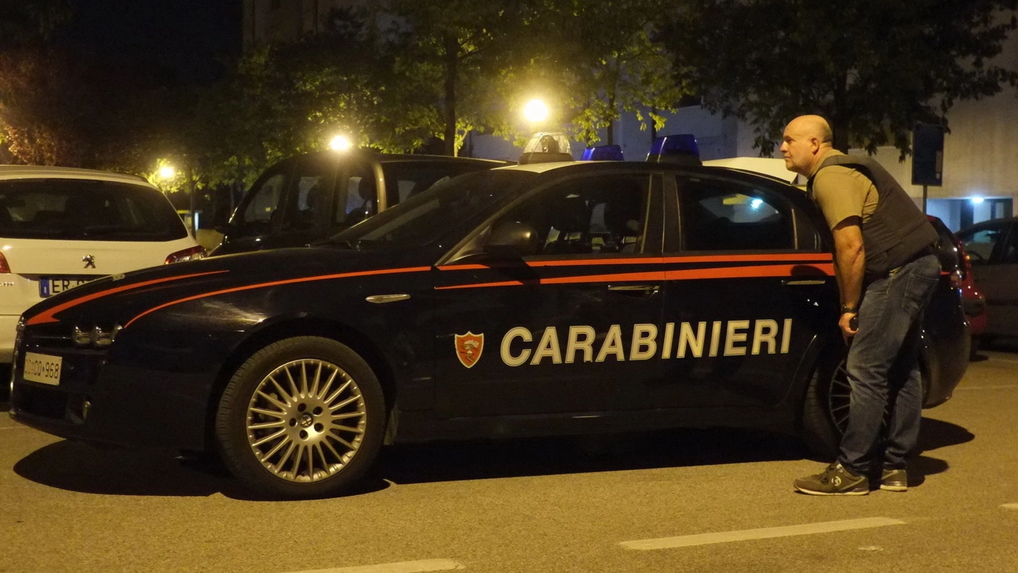 Un’auto dei carabinieri (foto di repertorio)