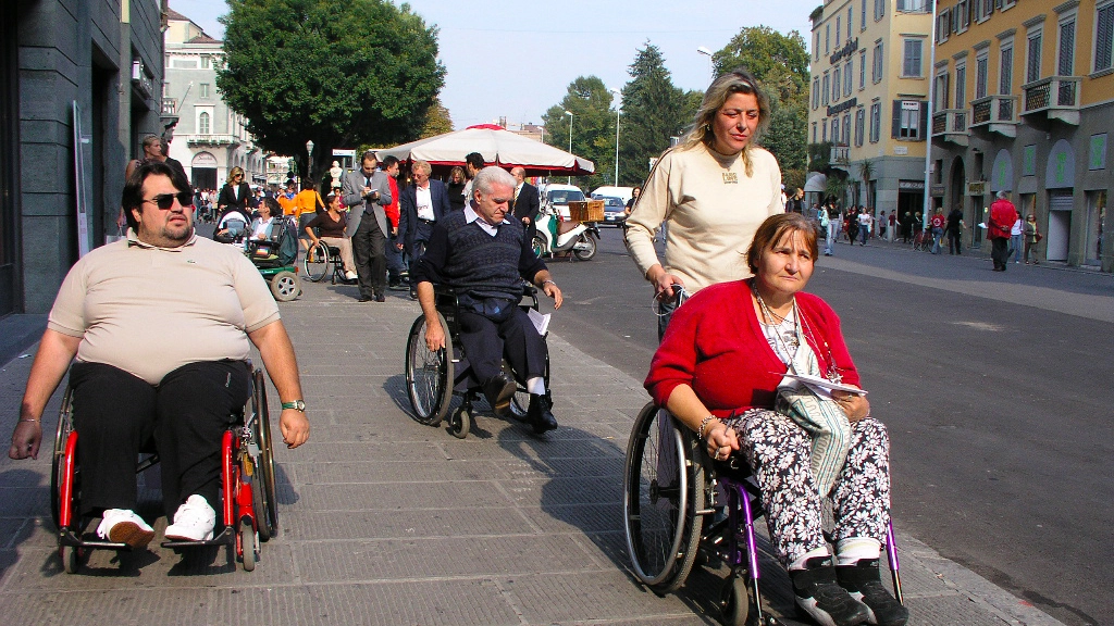 Troppo spesso i disabili sono ancora discriminati, specie per le barriere architettoniche