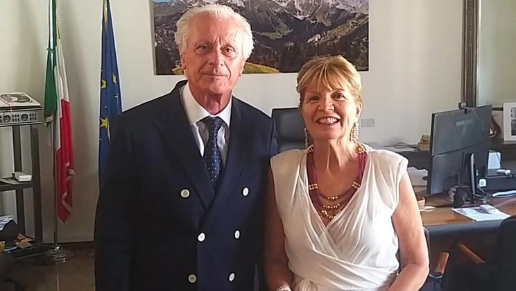 Antonio Chiappani con la moglie Ermanna alla cerimonia d’addio al lavoro