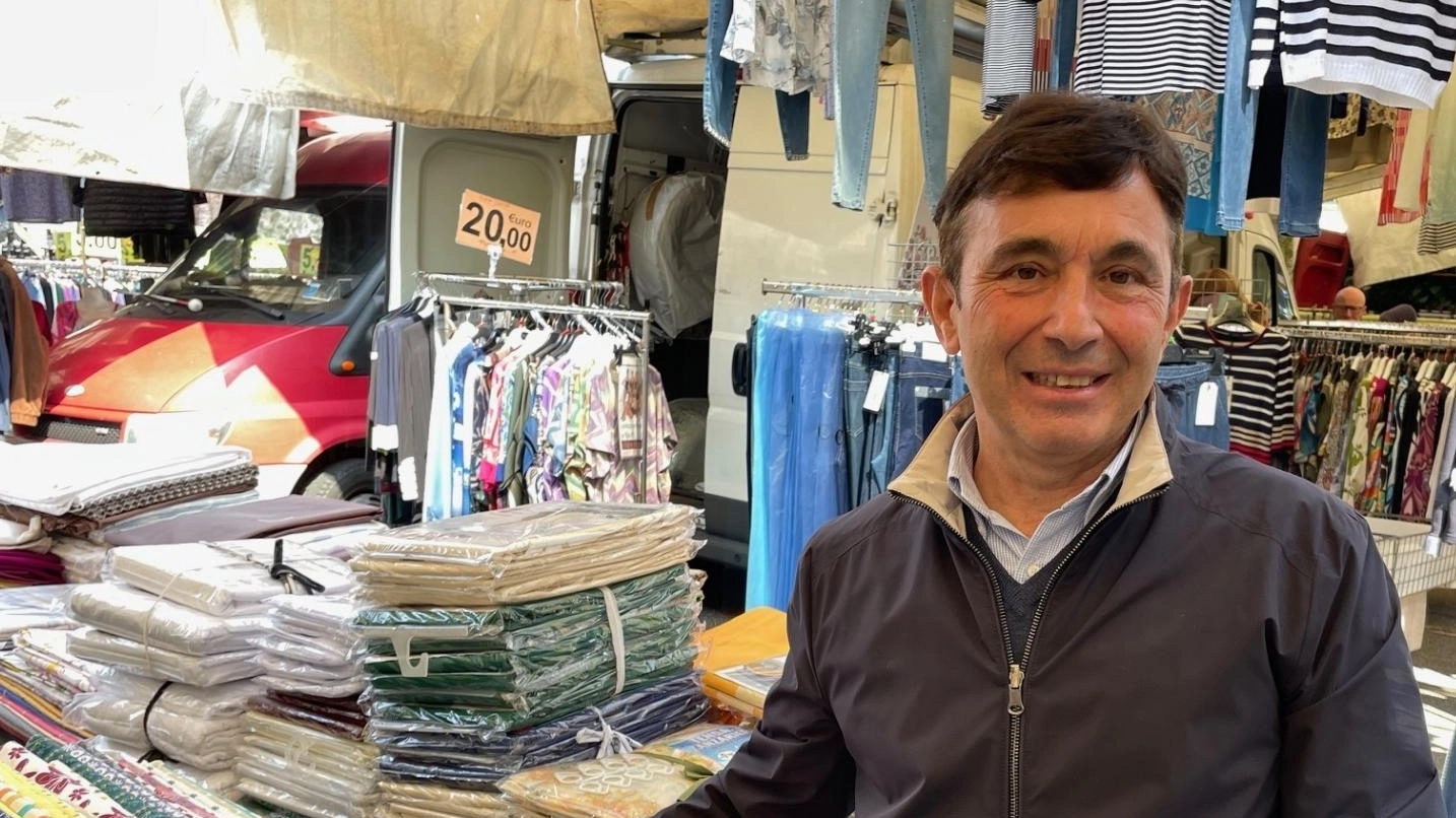 Fiera d’agosto in crisi L’anticipo dimezza i banchi "Ora bisogna rilanciarla" Fiera d’agosto in crisi L’anticipo dimezza i banchi "Ora bisogna rilanciarla"