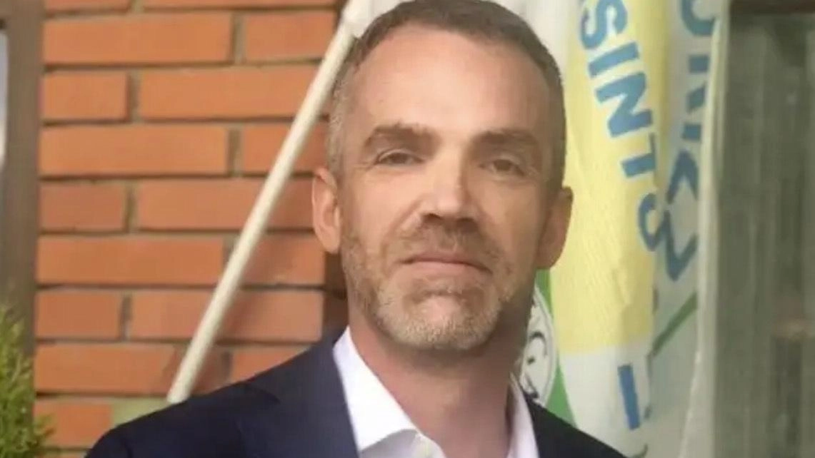 

Distrutti abbandonati a Misinto: tegole e pannelli fotovoltaici per strada
