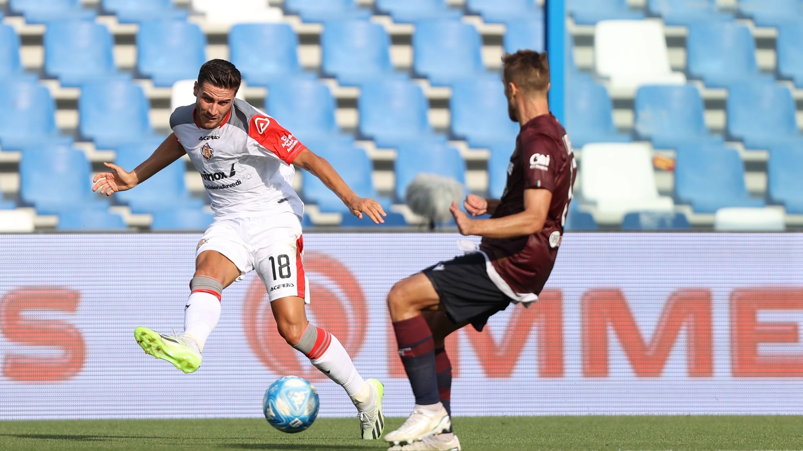 La squadra di Ballardini chiude il primo tempo sotto di due gol ma nella ripresa Collocolo e Coda siglano le reti del pareggio