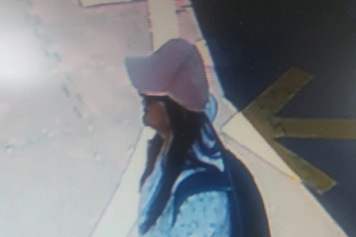 L'ultima immagine di Alessia isolata da una telecamera prima di prendere la funivia