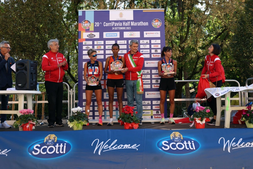 Il podio femminile della CorriPavia (Credits Phototoday)