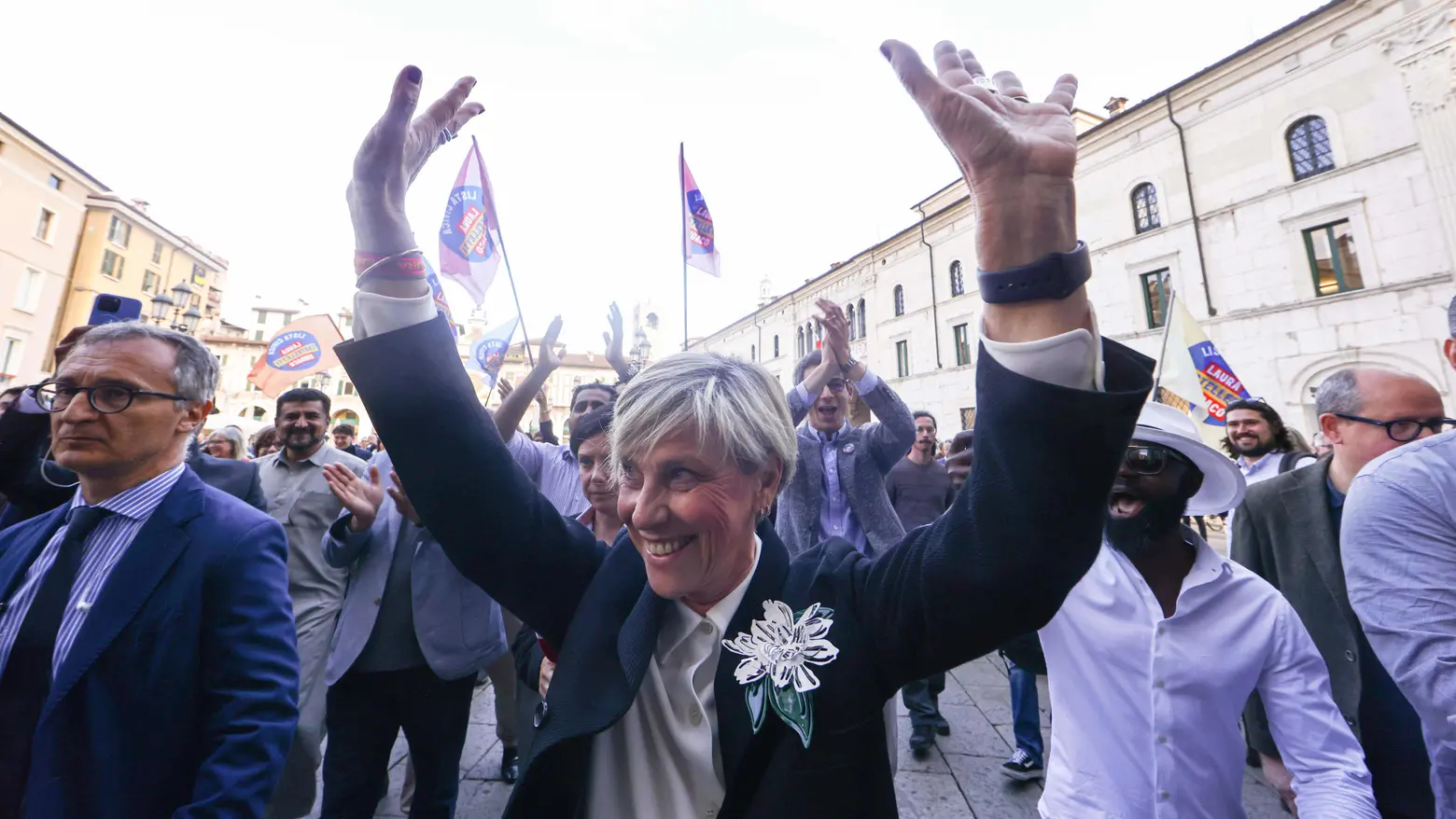 Laura Castelletti festeggia la vittoria a Brescia