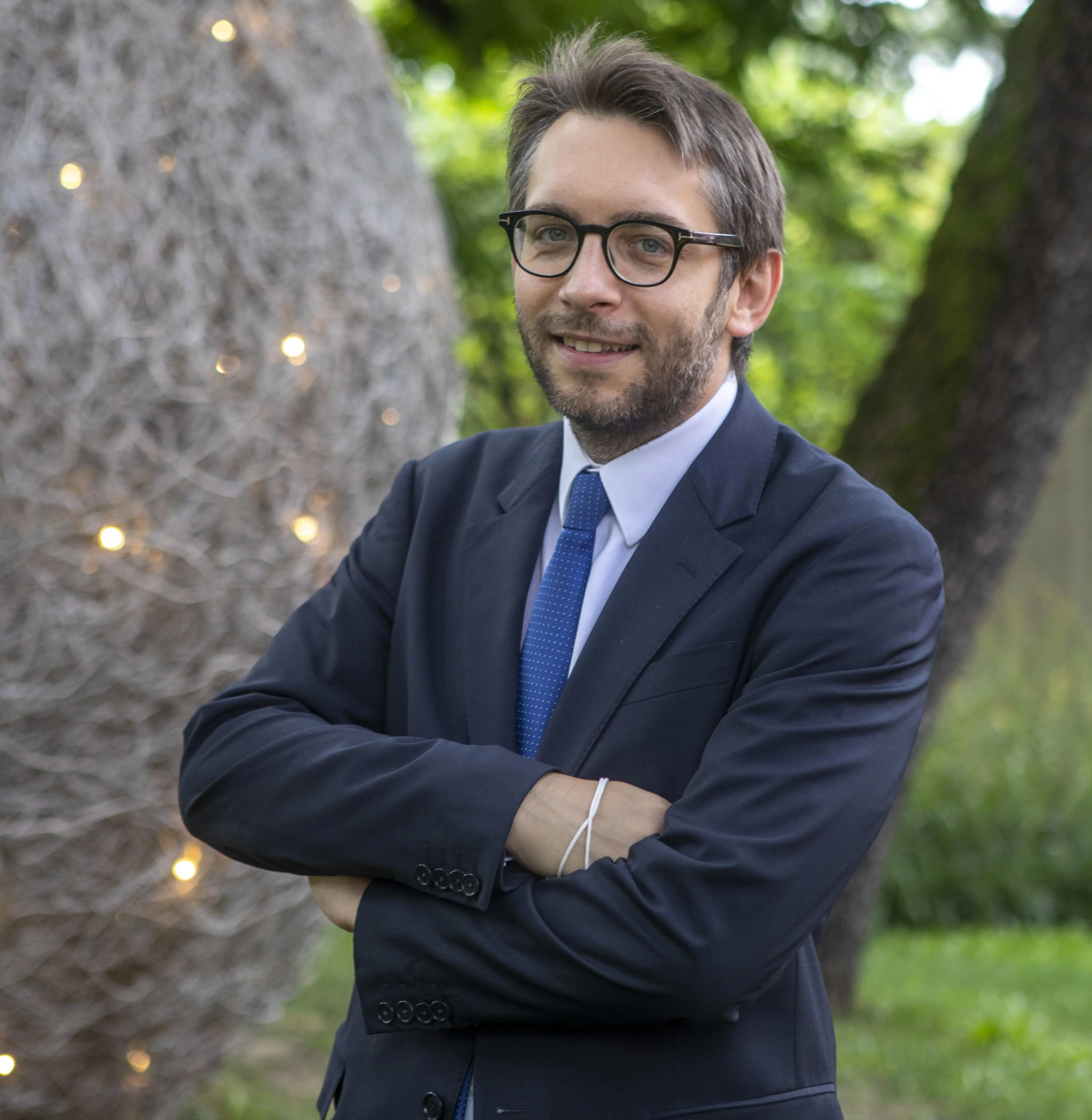 Il regalo di Maran alla città: dieci nuove panchine verdi