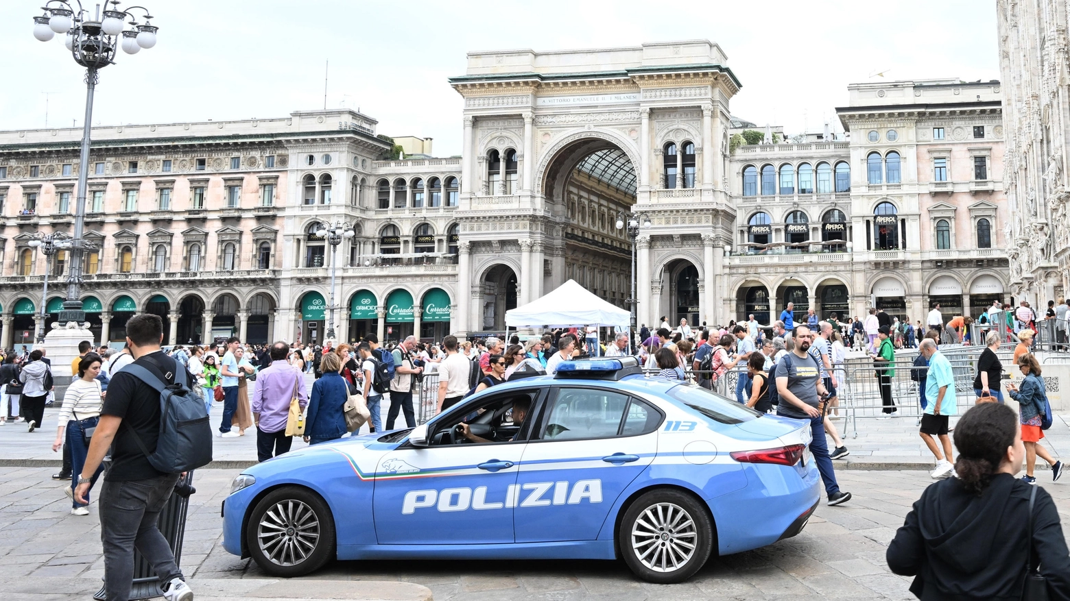 Polizia di Stato nel centro di Milano: qui un palpeggiatore seriale è stato arrestato