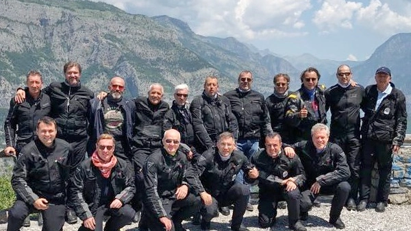 La comitiva di motociclisti che è partita dalla città sul Ticino  giovedì con l’obiettivo di arrivare a destinazione dopodomani