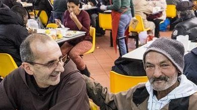 Pasti per 1.600: Problemi in aumento a Milano
Pasti per 1.600: Problemi in aumento a Milano