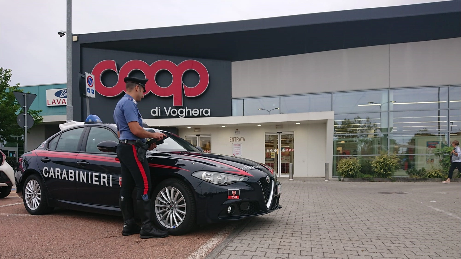 Carabinieri, spaccata alla Coop di Voghera Carabinieri, spaccata alla Coop di Voghera