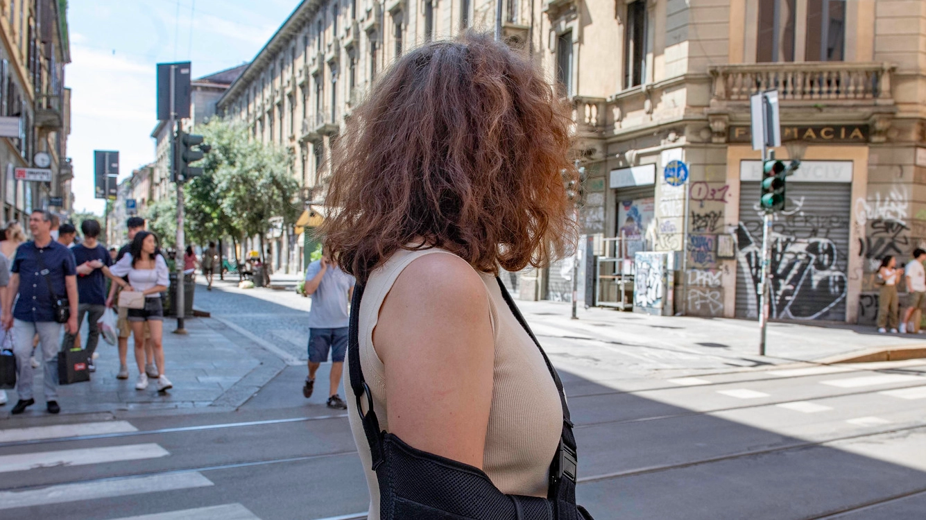 Ragazza ciclista investita da ciclista pirata in via Paolo Sarpi (Ansa/Andrea Fasani) Ragazza ciclista investita da ciclista pirata in via Paolo Sarpi (Ansa/Andrea Fasani)