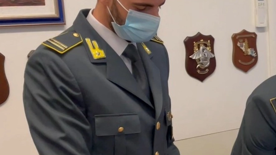 Cremona, reddito di cittadinanza a 10mila fantasmi: traditi dai social