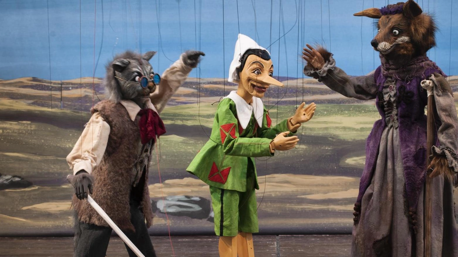 Per interpretare Pinocchio gli attori sono... di legno