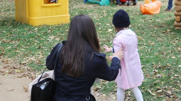 Bimbo fugge dalla Materna durante lezione e fa ritorno a casa da solo