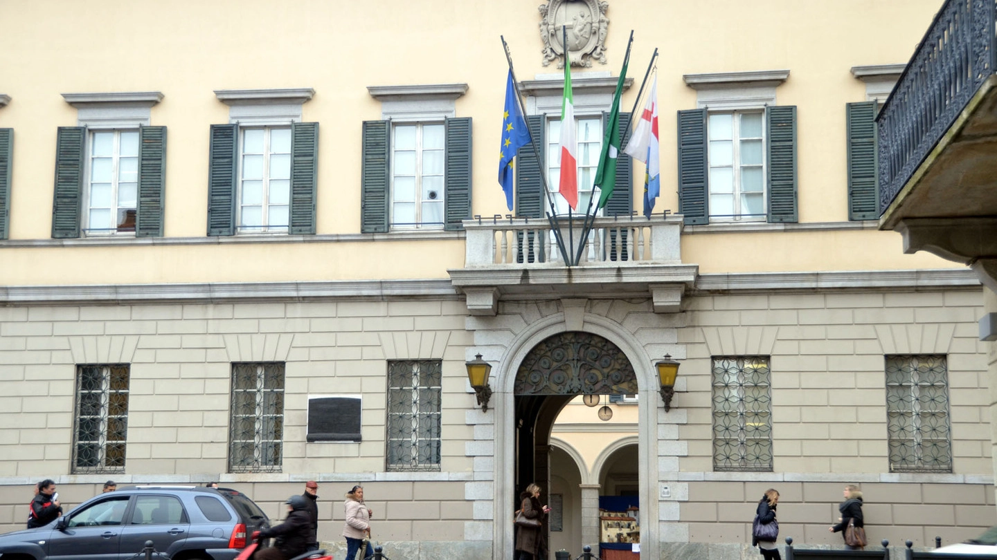Palazzo Bovara, sede del Comune 