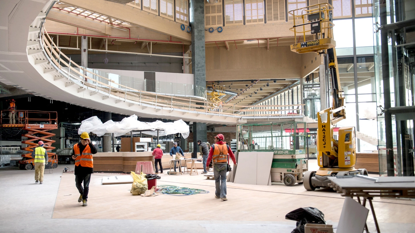 L'interno del cantiere al nuovo centro commerciale di Cormano
