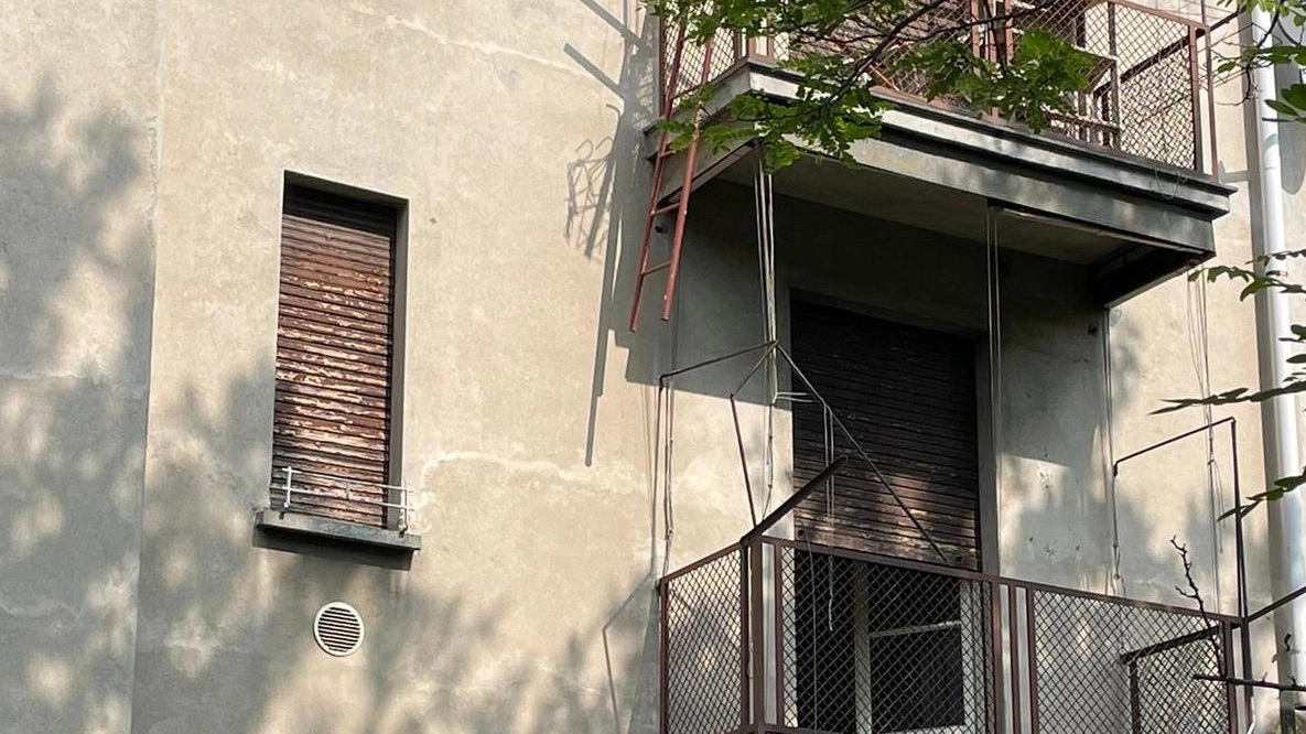 Nota una tapparella alzata, fa scoprire un’occupazione abusiva Nota una tapparella alzata, fa scoprire un’occupazione abusiva