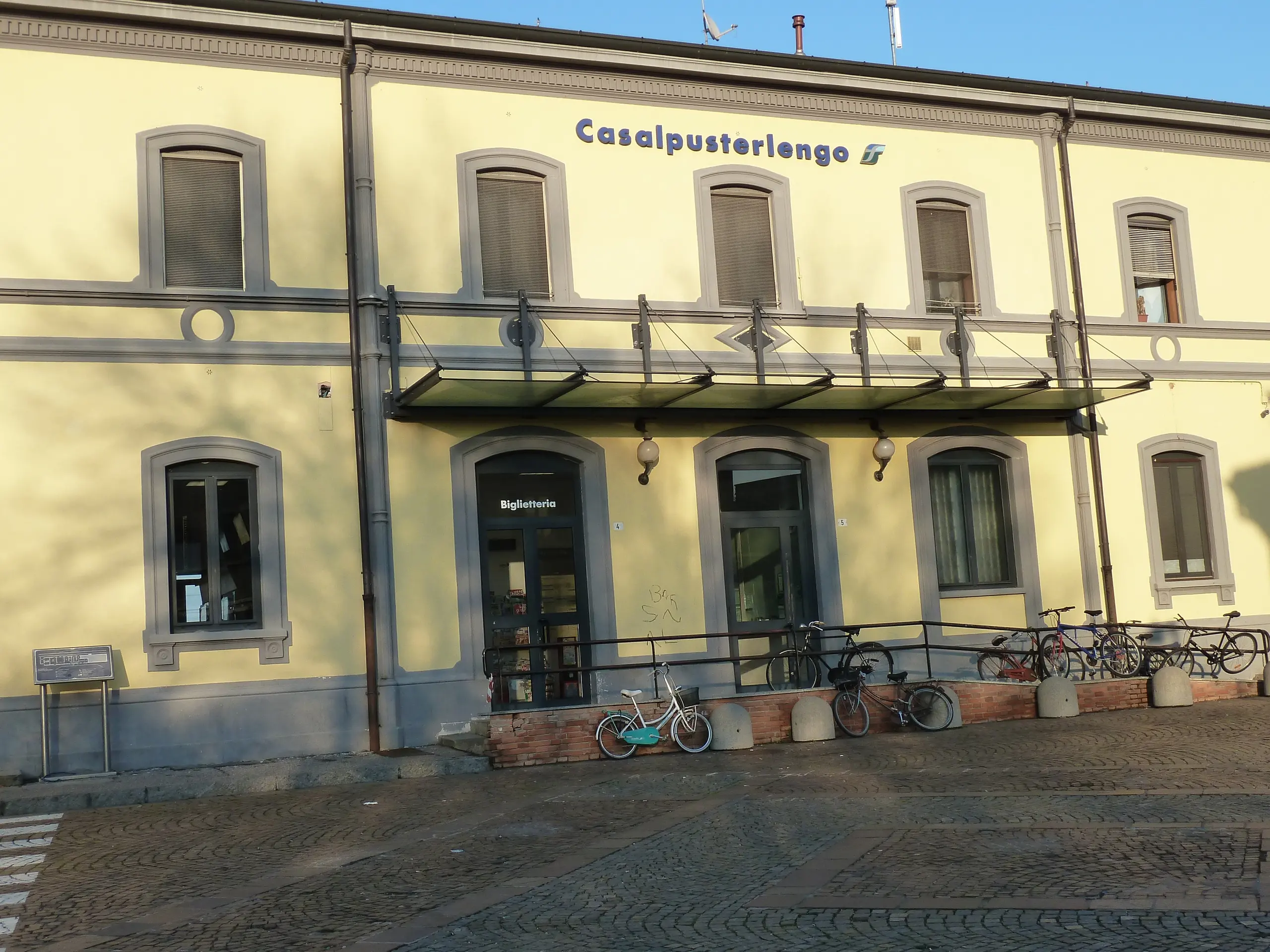 Una ruota fa attrito, treno invaso dal fumo: momenti di paura a Tavazzano