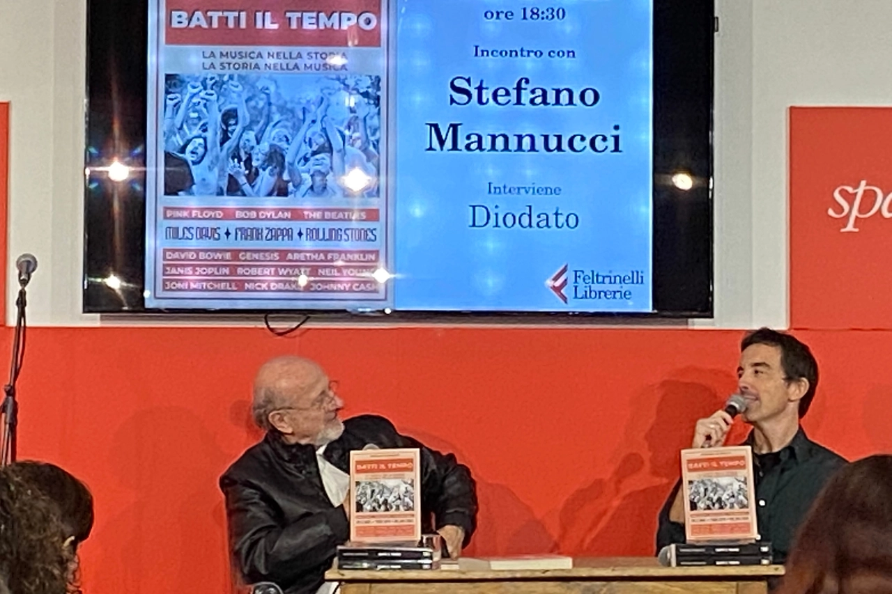 Stefano Mannucci e Diodato alla presentazione del libro 'Batti il tempo'