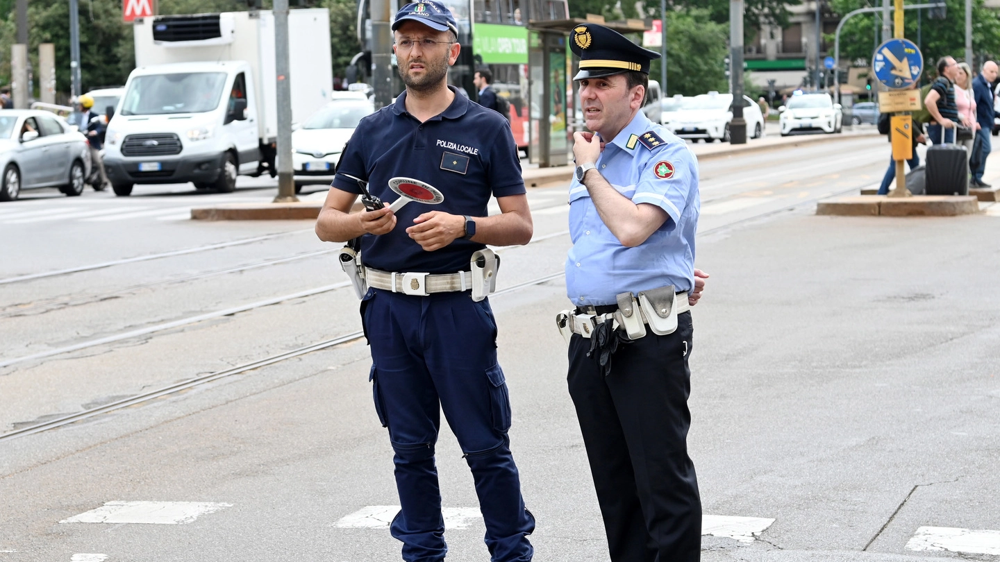 Sono intervenuti gli agenti della polizia locale di Milano 