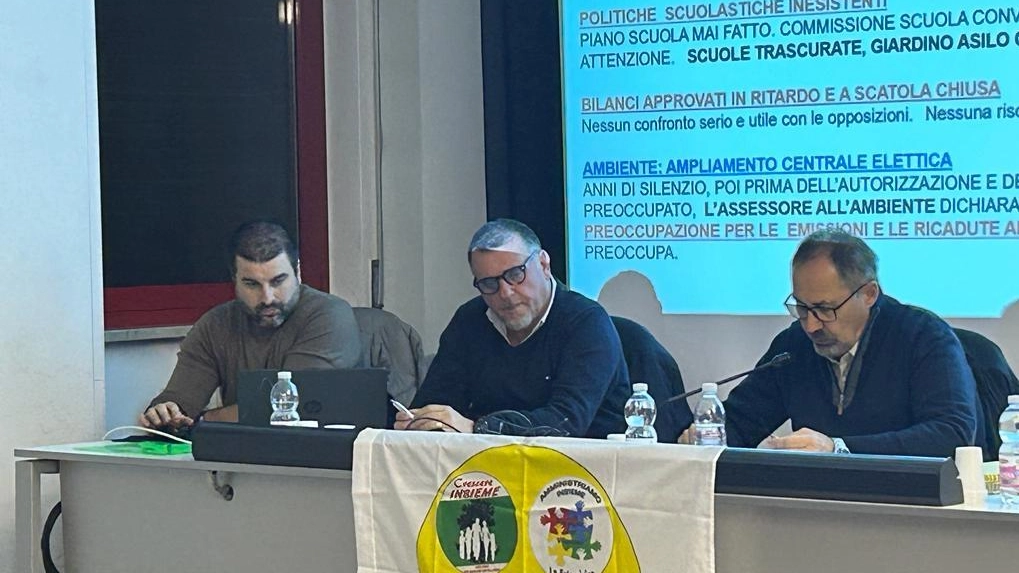 Gli esponenti della lista civica con, da sinistra, Daniele Lupi e gli ex consiglieri comunali Luigi Altieri e Gianfranco Roncari