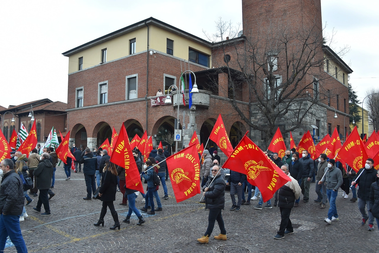 Il corteo dei dipendenti Emerson