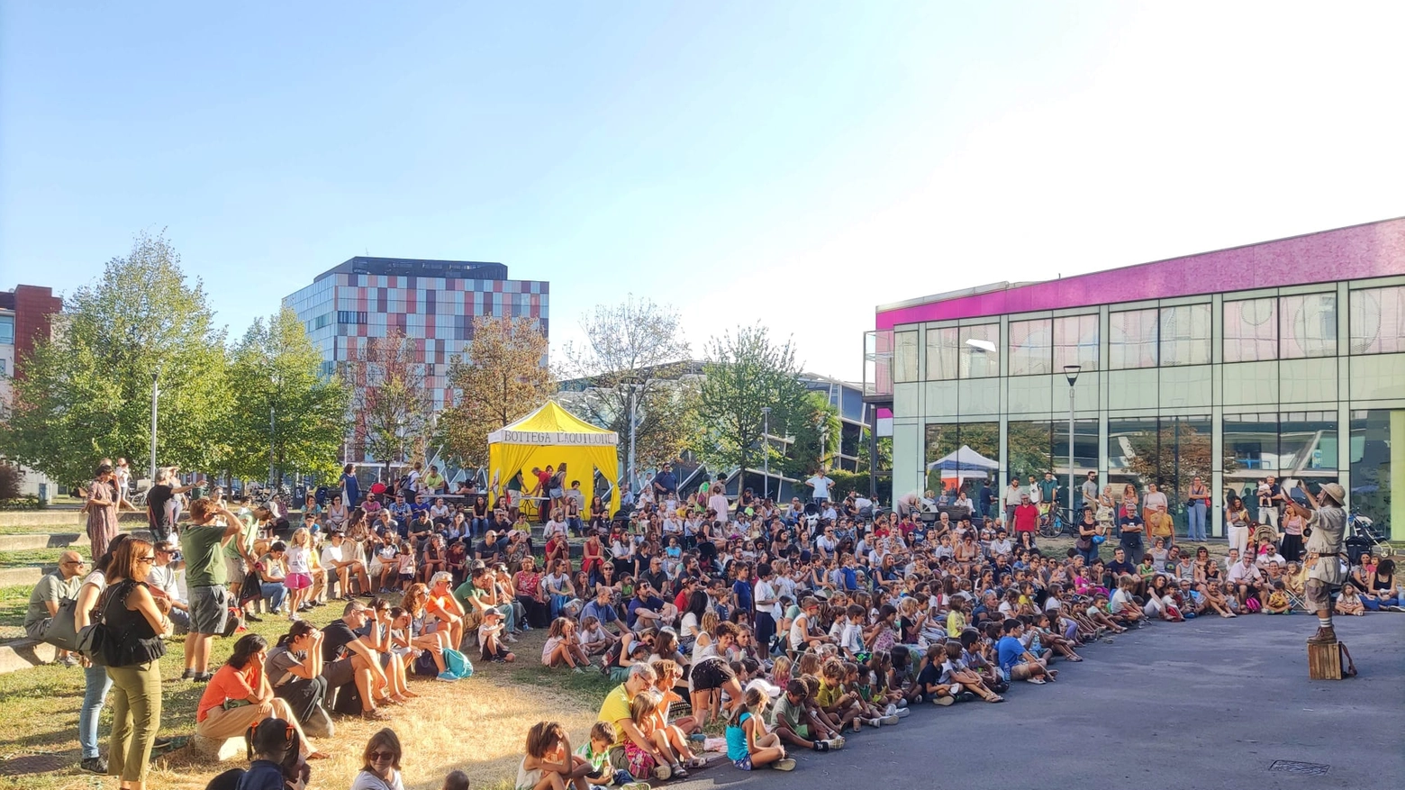 Uno spettacolo all'aperto al Teatro del Buratto