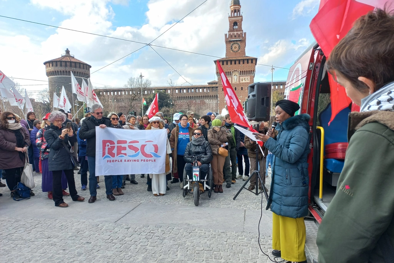 Un momento della manifestazione per ricordare le vittime di Cutro