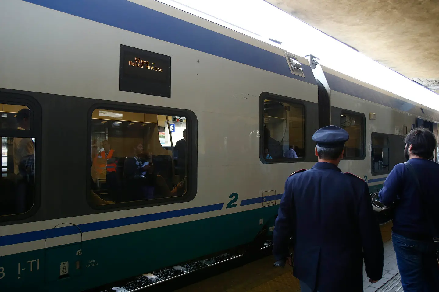 Furto di cavi di rame, rallentata linea treni Milano-Brescia