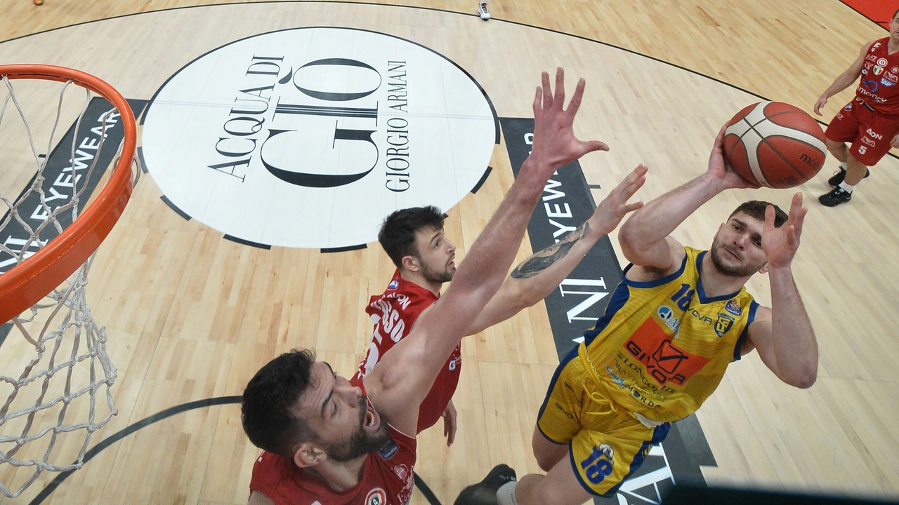 Olimpia Milano: l'Armani piega Scafati