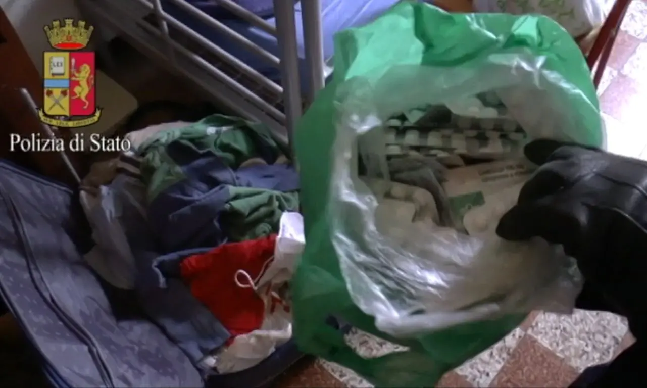 Farmaci importati illegalmente dall'Egitto: due arrestati/ FOTO e VIDEO
