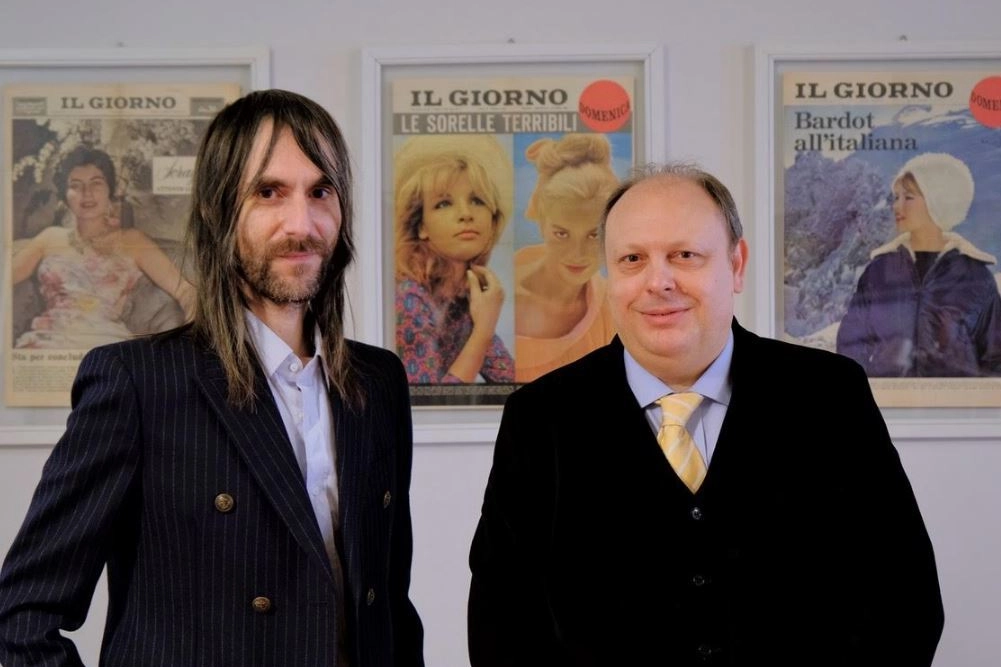 Francesco Bianconi, ospite nella redazione del Giorno, con il direttore Sandro Neri