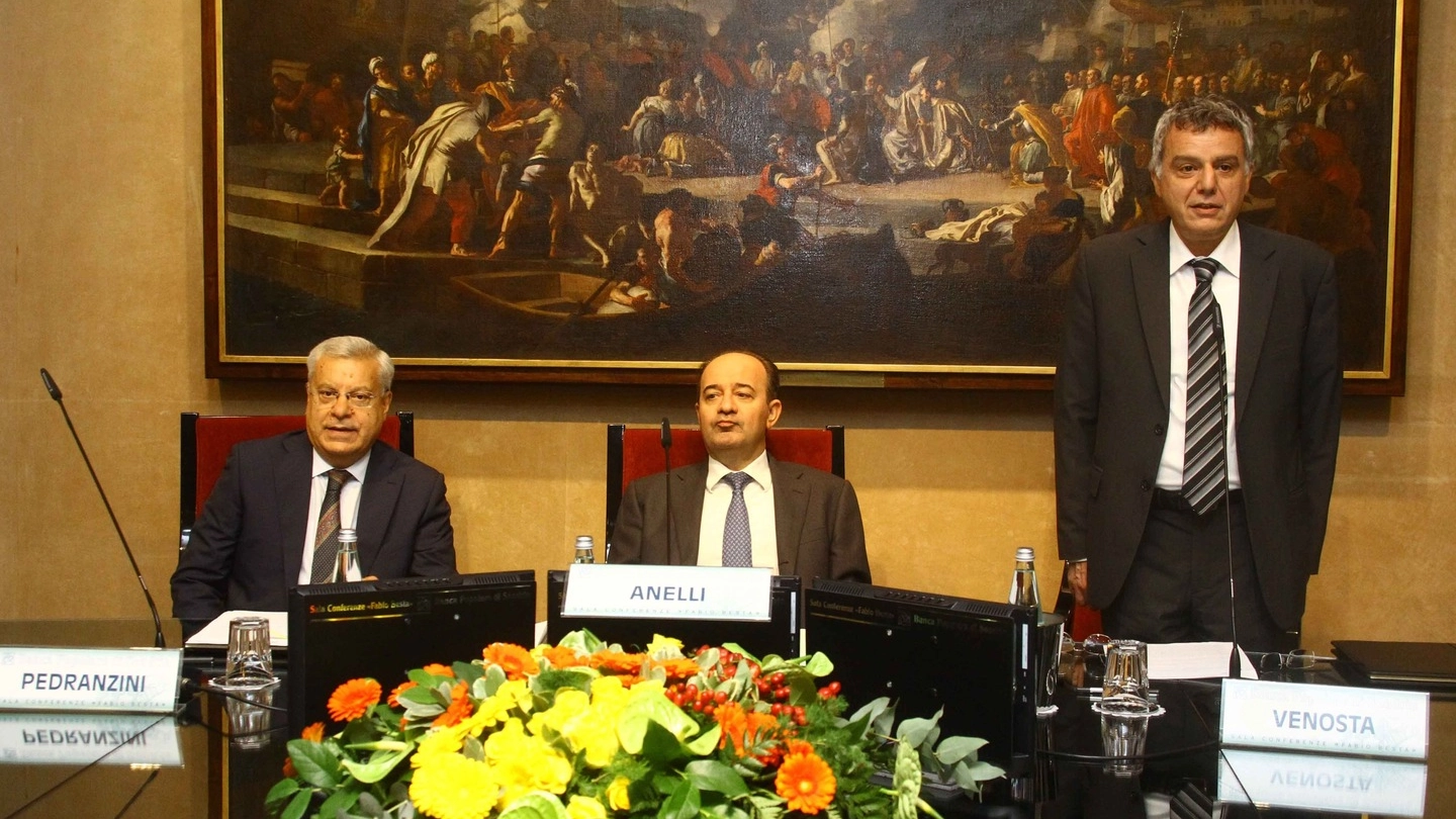 A sinistra il consigliere delegato Mario Alberto Pedranzini, al centro il rettore Anelli e a destra il presidente Venosta