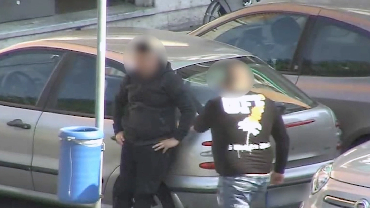 Le telecamere dei carabinieri hanno permesso di incastrare diciassette persone