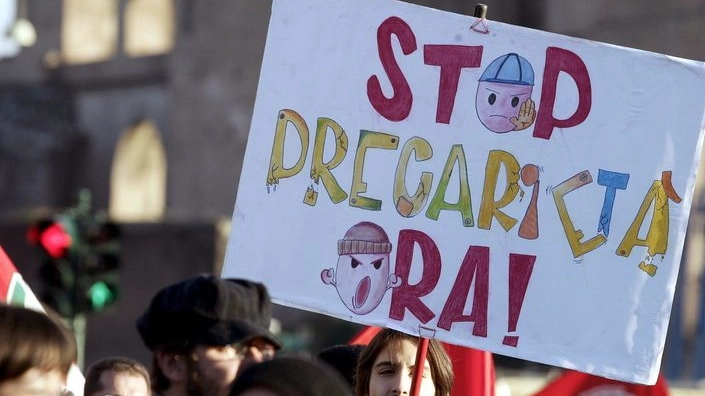 Una manifestazione contro il precariato, che riguarda in particolare i giovani Una manifestazione contro il precariato, che riguarda in particolare i giovani