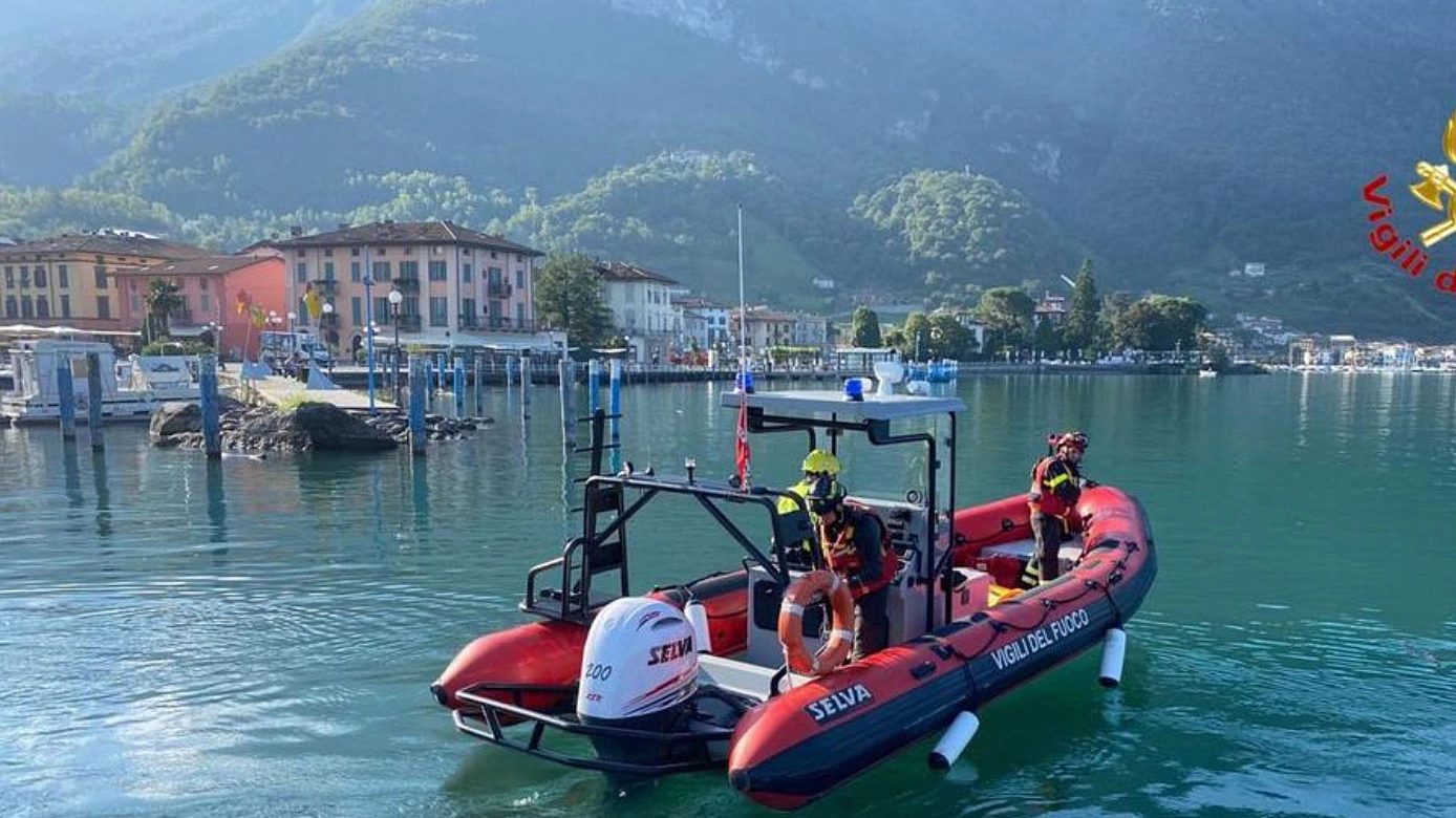 Pisogne, le ricerche nel lago d'Iseo della ragazza caduta in acqua