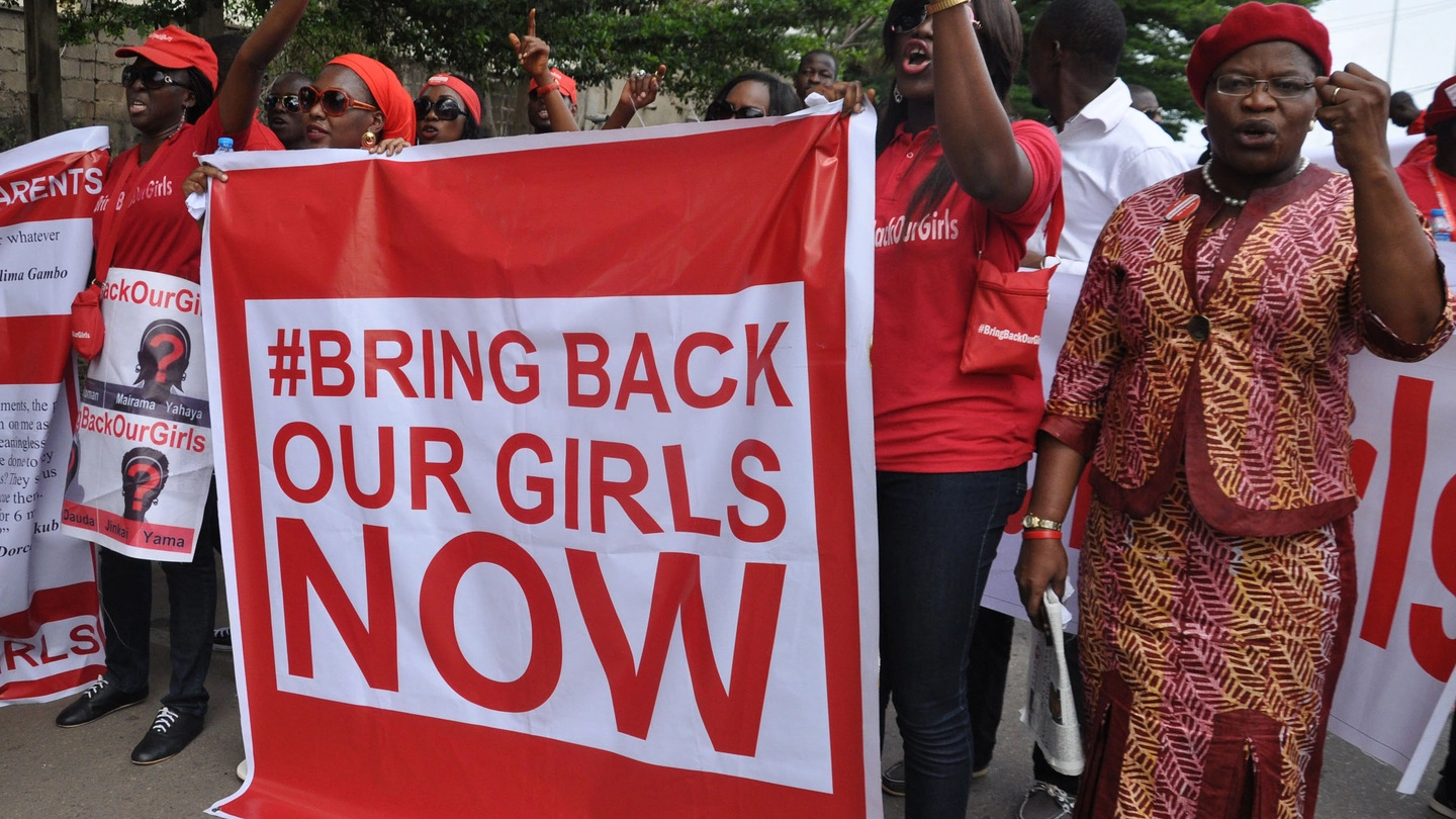 RIENTRO FORZATO  Suor Anna Merla, dalla Diocesi del Camerun del Nord ha dovuto tornare a SevesoUna manifestazione chiede la liberazione delle ragazze rapite  dai miliziani di Boko Haram in Africa Qui sono scese in piazza   donne nigeriane