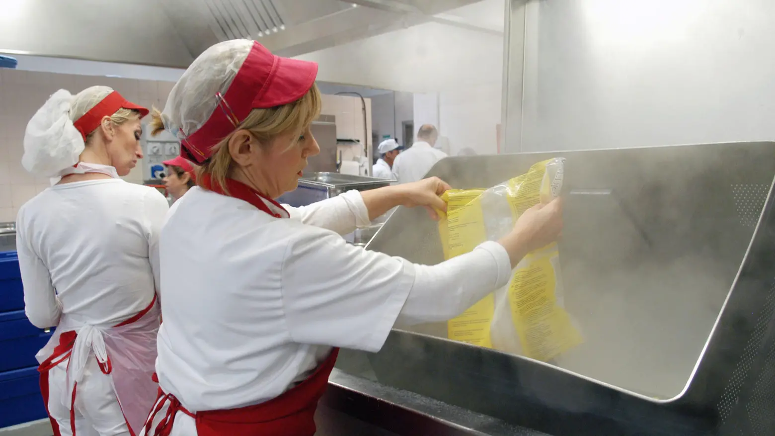 Mensa più “salata”: via agli aumenti "Costi alle stelle, è necessario" Mensa più “salata”: via agli aumenti "Costi alle stelle, è necessario"