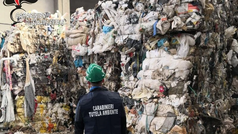 Diecimila tonnellate di rifiuti smaltiti illegalmente