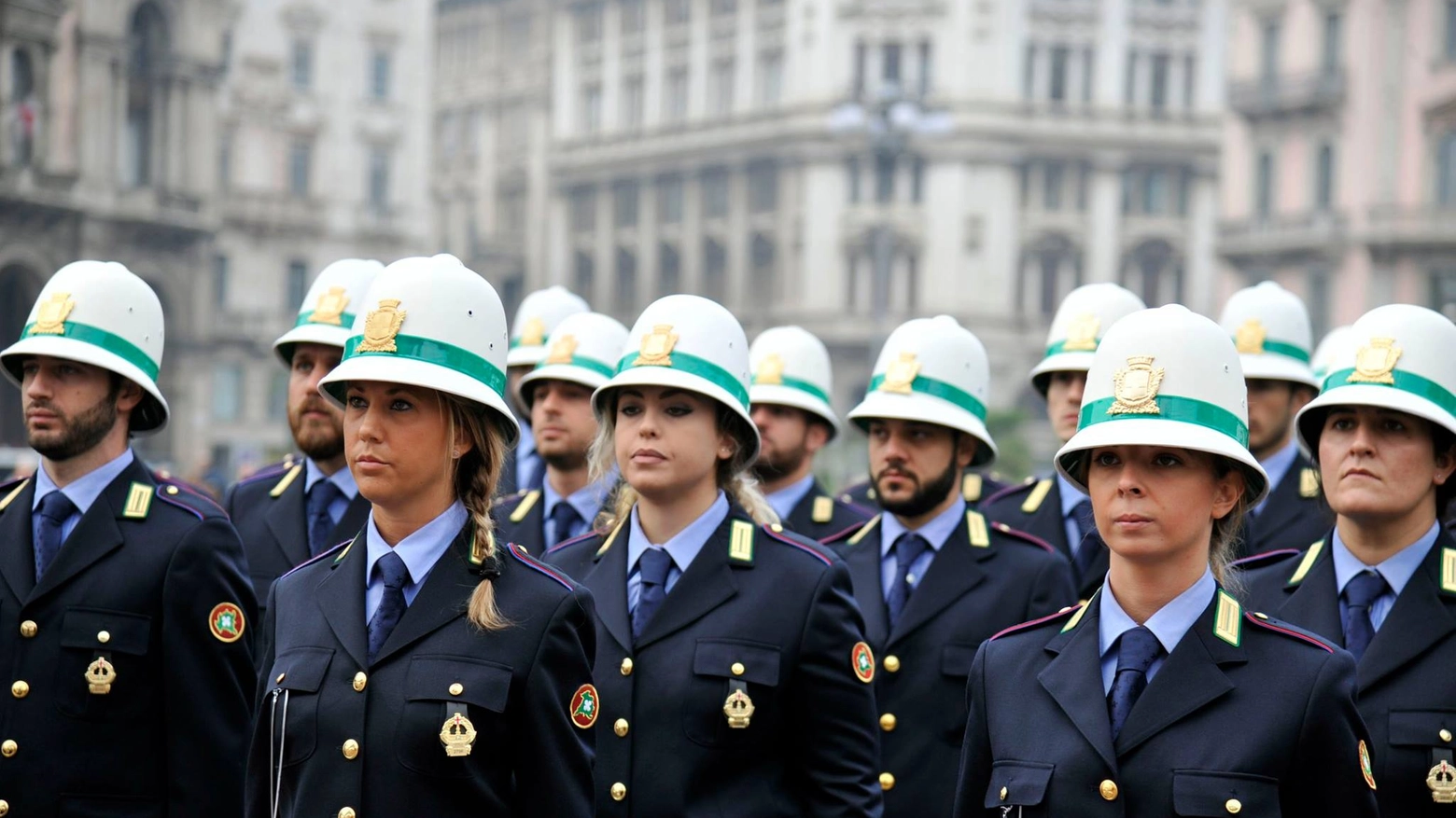 Agenti della polizia locale di Milano