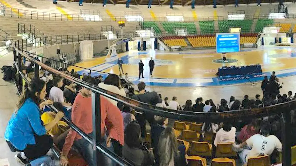 A scuola di legalità  Dal bullismo alle mafie  I ragazzi “bocciano“  le cattive compagnie