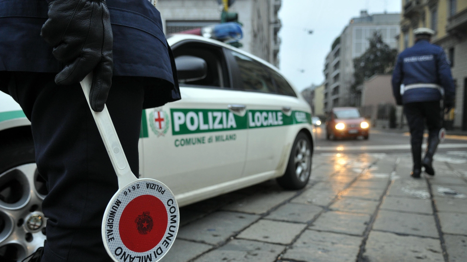 Vigili urbani in azione a Milano