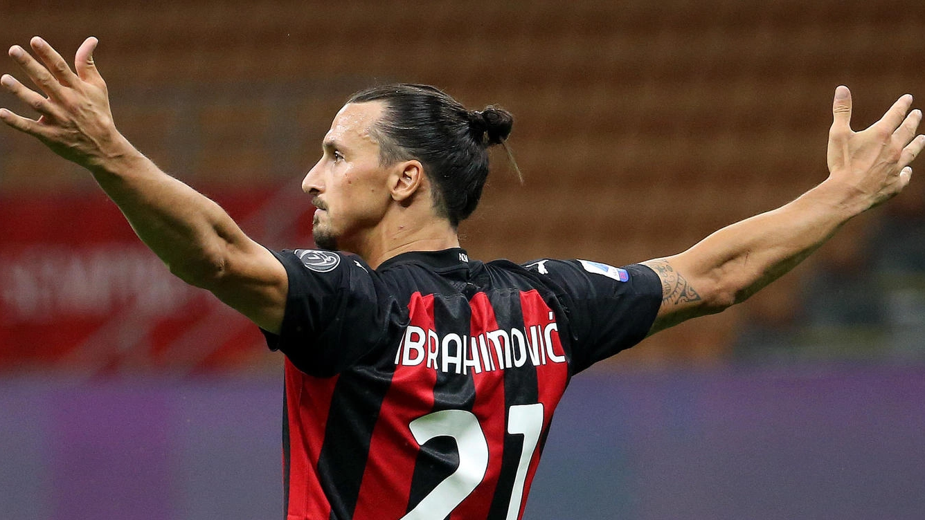 Zlatan Ibrahimovic rinnova con il Milan per sette milioni (Ansa)